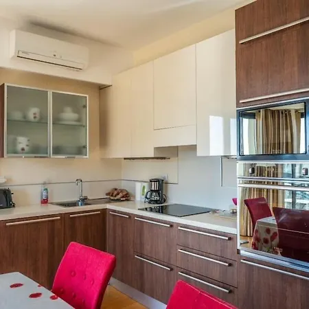 Georges V - Superb 100m2 With Ac Apartmán