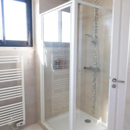 Georges V - Superb 100m2 With Ac Apartmán